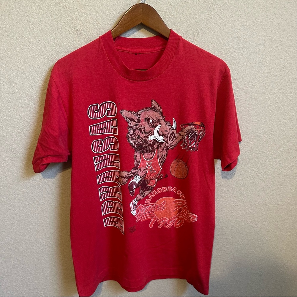 Vintage 1990 Arkansas Razorbacks Final Four Dunking Hog T-Shirt